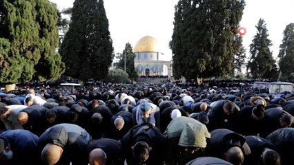 Mescid-i Aksa'da bayram namazı 60 bin Müslümanla kılındı