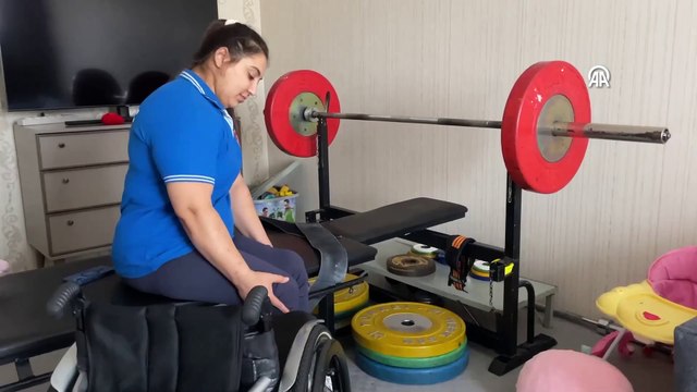Annesi yıllarca sırtında taşıdı... Milli halterci Sibel Çam'ın hedefi olimpiyat madalyası