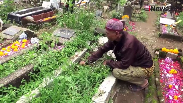 Lebaran Pertama Idul Fitri 1445 H, Warga Muslim di Gianyar Bali Lakukan Ziarah Kubur