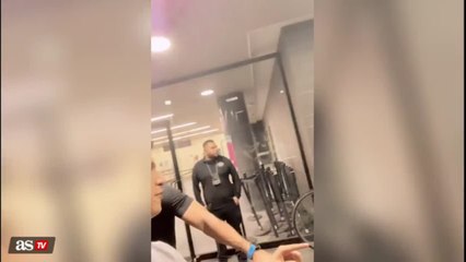 Lucky fan in Monterrey gets video with Messi