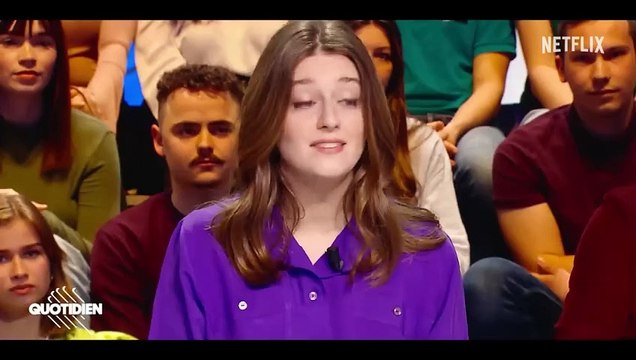 Méconnaissable en réalisateur dépassé par un tournage cauchemardesque, Pierre Niney manie avec brio l'humour grinçant né du malaise dans la série Fiasco attendue le 30 avril sur Netflix - Regardez