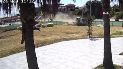 Antalya’da otomobille servis aracı çarpıştı! Çok sayıda yaralı var