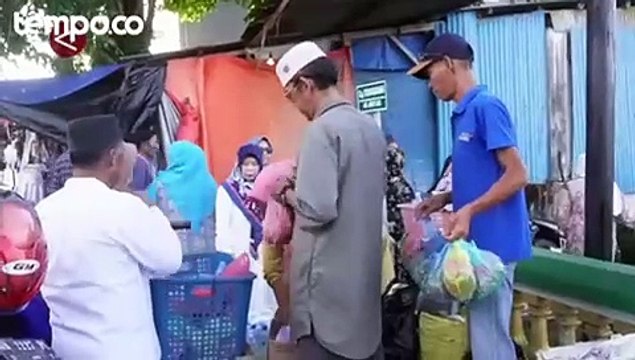 Banyak yang Ziarah, Omzet Penjual Bunga Tabur Tembus 3,5 Juta saat Idul Fitri