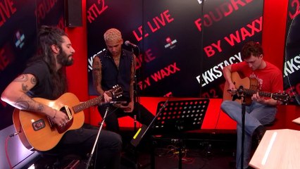 Ekkstacy et Waxx interprètent "Friend of Nothing" en live dans Foudre