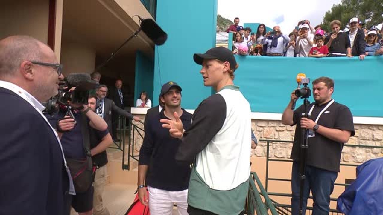 Monte Carlo - Quand Carlos Sainz vient féliciter Jannik Sinner