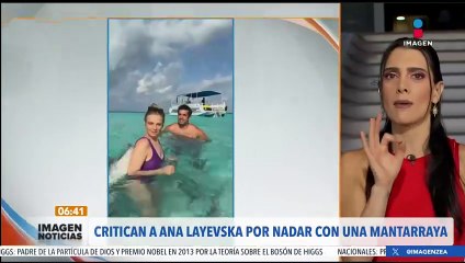 Critican a Ana Layevska por nadar con una mantarraya