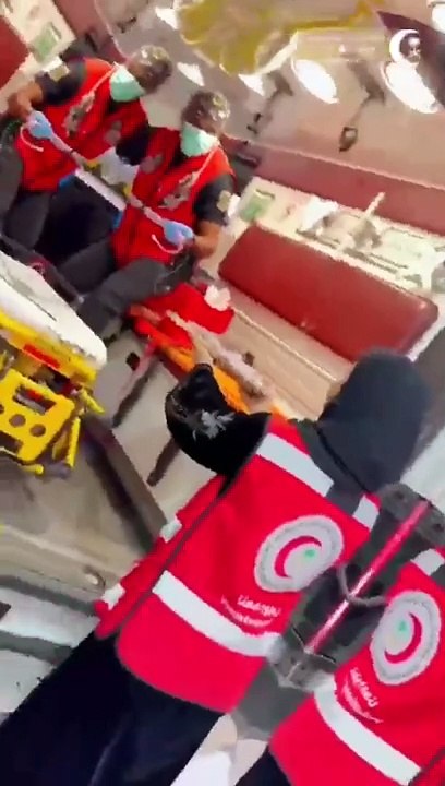 فرع "الهلال الأحمر" بتبوك يعايد سفراء الحياة المناوبين خلال عيد الفطر