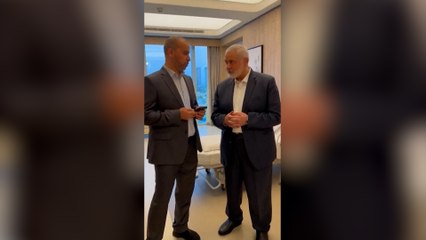 El momento en que el líder de Hamas se entera de la muerte de tres de sus hijos y tres nietos por un ataque israelí