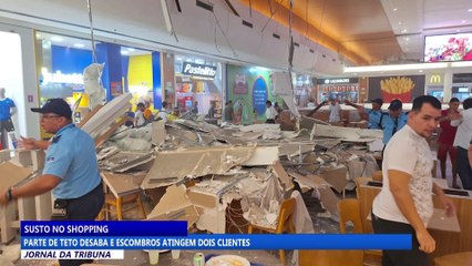 Parte de teto desaba e escombros atingem dois clientes