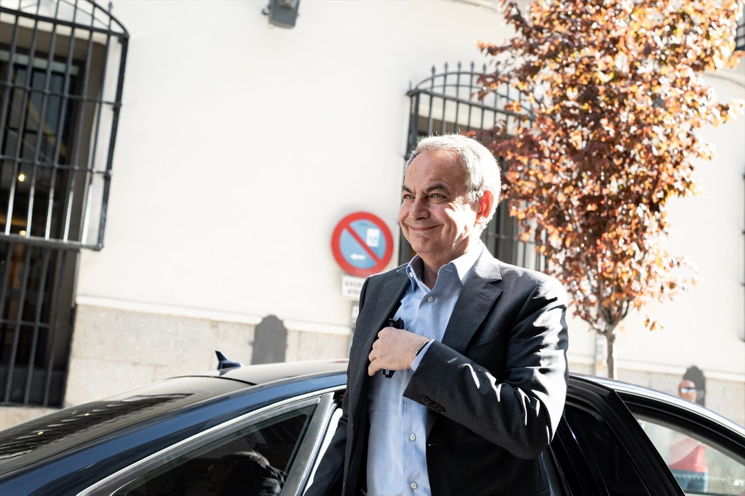 Zapatero defiende la amnistía en la presentación de su libro 'Crónica de la España que dialoga'