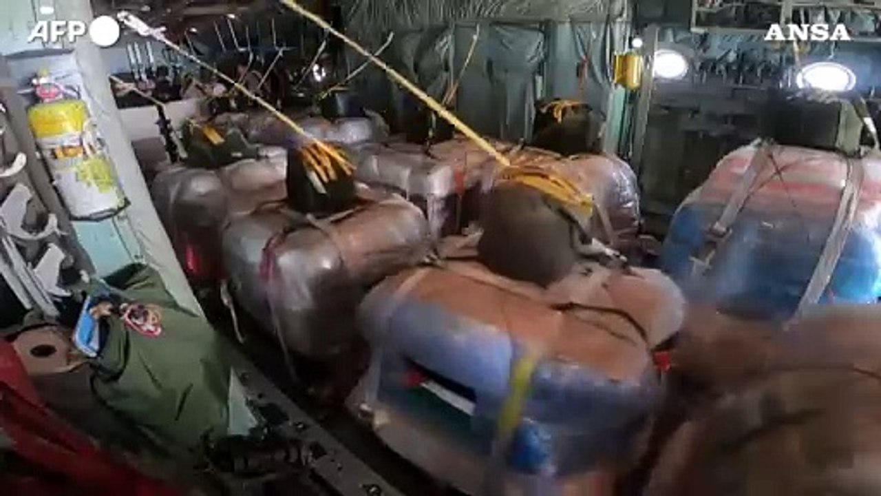 Gaza, prosegue l'invio di aiuti umanitari da parte della Giordania