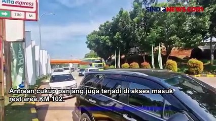 H+1 Lebaran, Ratusan Kendaraan Penuhi Rest Area KM 102 Tol Cipali