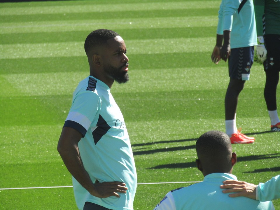 Pasillo a Bakambu