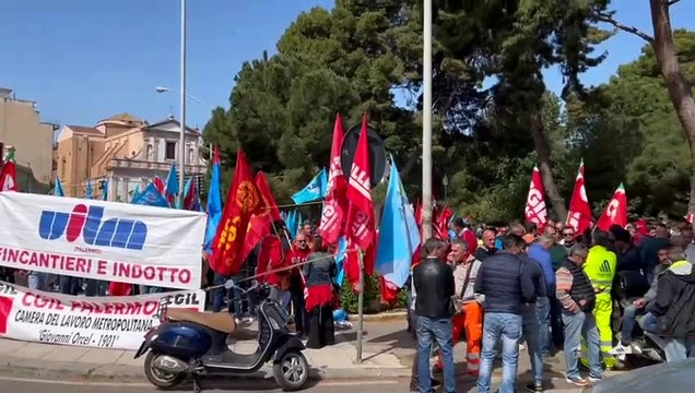 Forestali e lavoratori edili scendono in piazza per dire basta alle morti sul lavoro e accendere i riflettori su incendi e siccità