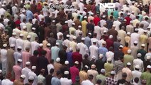 WATCH: Muslims in India gather at mosques to celebrate Eid al-Fitr