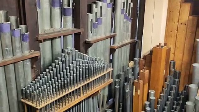 Dans les entrailles de l'orgue de l’église Saint Jean-Baptiste