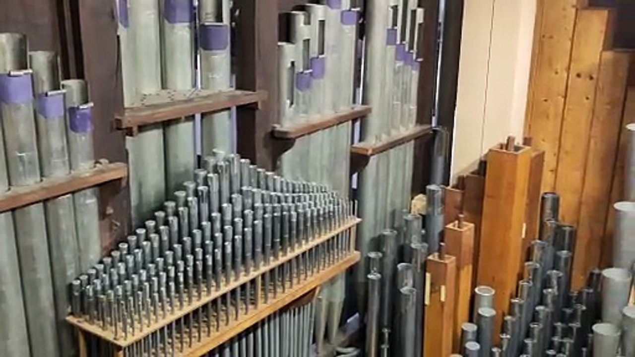 Dans les entrailles de l'orgue de l’église Saint Jean-Baptiste