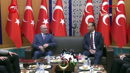 CHP heyeti MHP'ye bayram ziyaretinde bulundu; aralarında esprili anlar yaşandı