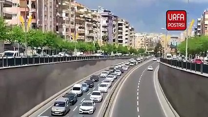 Şanlıurfa'da bayram trafiği: Kentin birçok noktasında uzun kuyruklar oluştu