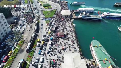 İstanbul’da bayramda vapur sırası yoğunluğu havadan görüntülendi