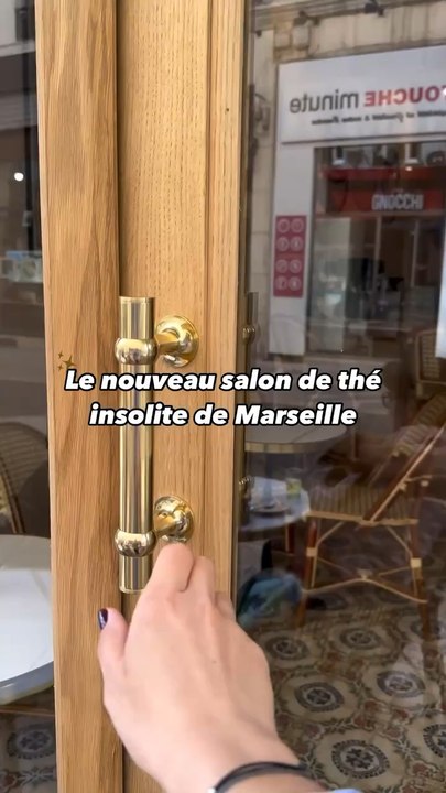 8 rue du Jeune Anacharsis, Marseille 13001  @localfoodmarseille  #petitmauda #adresse #spot #bonplan #pepite #marseille #adressemarseille #chouxcream #chouxaucraquelin #profiteroles #salondethe #marseillefood