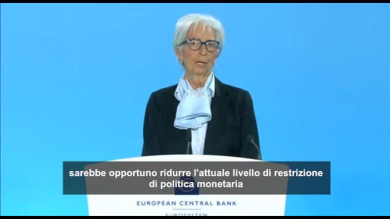La Bce mantiene fermi i tassi, ma accenna a futuri tagli