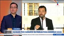 Alcalde de Bogotá pide bañarse en pareja ante la sequía en Colombia