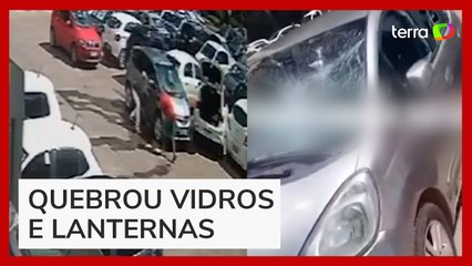 Motorista se enfurece e vandaliza carro que bloqueava saída de estacionamento no DF