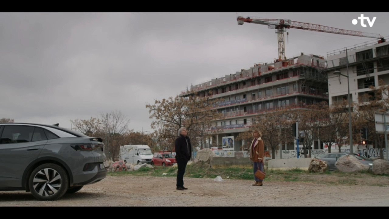 Un Si Grand Soleil : Flore essaie de faire ouvrir les yeux à Alain...