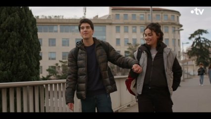 Un Si Grand Soleil : Thaïs entend toute la conversation...