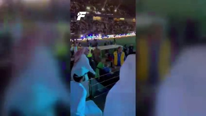 Futbolcuya kırbaçlı saldırı!