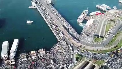 Eminönü'ne akın... İğne atsan yere düşmez....