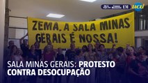 Assinantes da Filarmônica de MG fazem manifestação em frente à Sala Minas Gerais