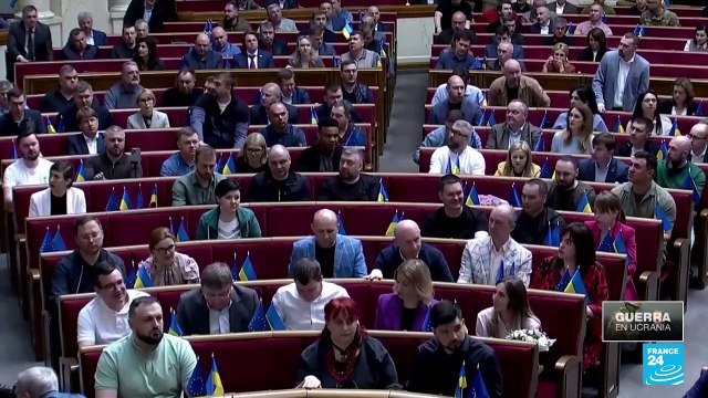 Ucrania aprobó una controvertida ley para reforzar el Ejército en medio de la guerra