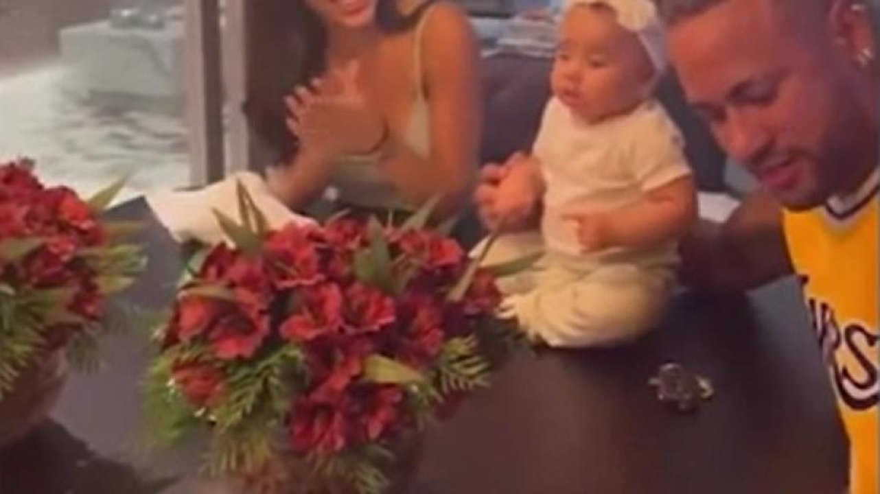 Video Neymar: la figlia compie gli anni, lui gioca a poker