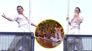 Shah Rukh Khan's Eid Special: Greeting Fans With Abram In Matching White Kurta