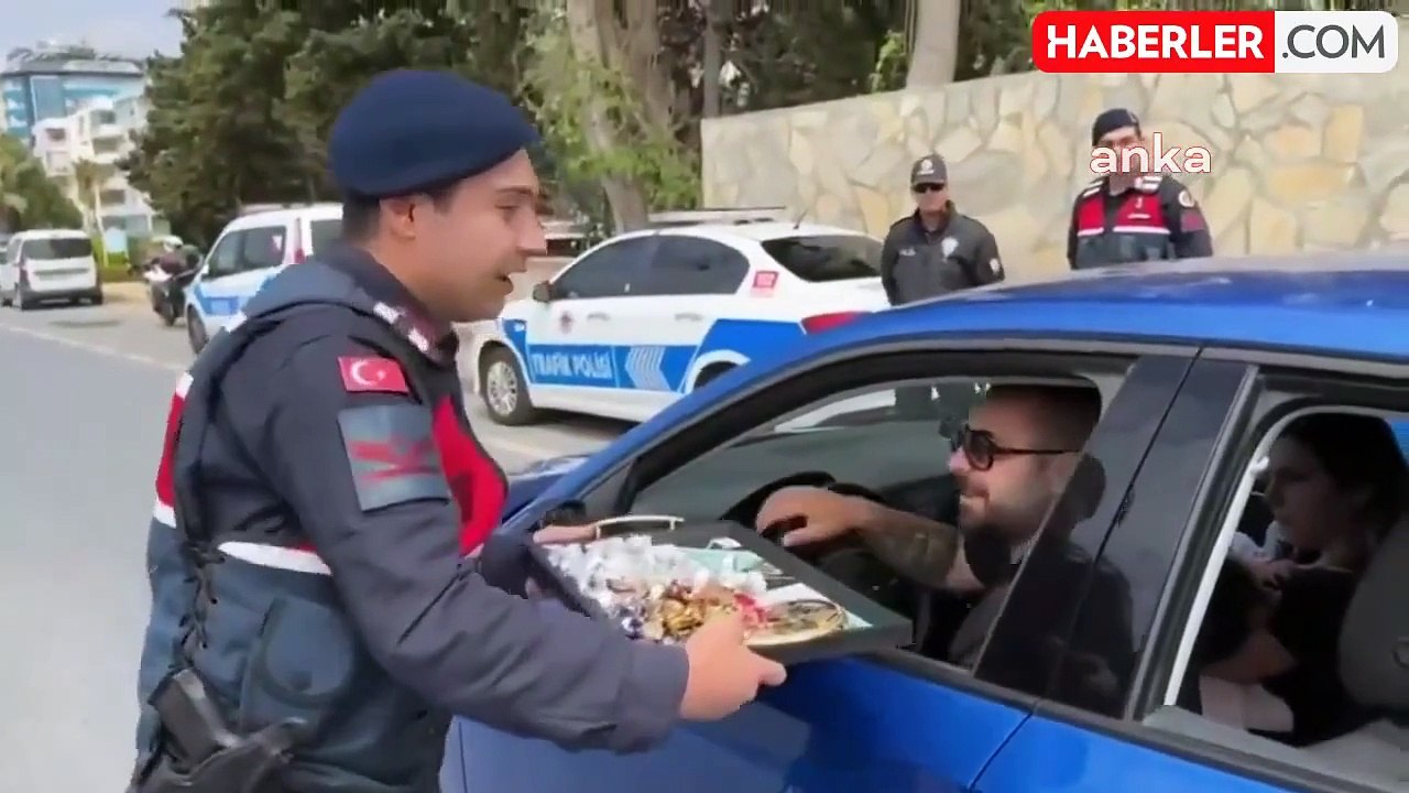 Bayram Tatili Dönüşünde Trafik Yoğunluğu Arttı