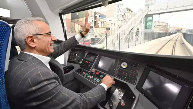 Ulaştırma ve Altyapı Bakanı Uraloğlu: Başkentray ile günde 60 bin yolcu taşıdık