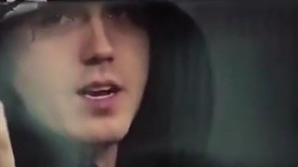 Lazza's Controversial Chorus Against Neapolitans During Milan-Roma Match 🎤