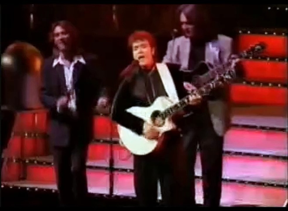 medley : WHEN THE GIRL / A GIRL LIKE YOU / THEME FOR A DREAM by Cliff Richard - live performance 1994 -stereo