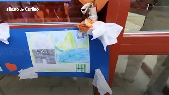 Suviana, l'abbraccio dei bambini di Camugnano ai familiari delle vittime e ai soccorritori