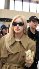 ROSÉ Caught Arriving at Gimpo Airport ✈️