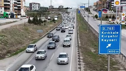 Sürücüler dikkat: Akın akın dönüşler başladı, 43 ilin geçiş güzergahında trafik tıkandı!