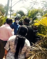 पोटच्या मुलीची हत्या...दुसऱ्या मुलीची जीभ कापली