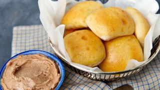 How to Make Copycat Texas Roadhouse Rolls