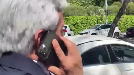 El intento de Pedro Rocha de eludir a la prensa que sale mal