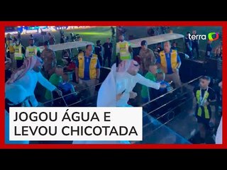 Jogador do Al-Ittihad leva chibatada de torcedor após derrota para time de Neymar