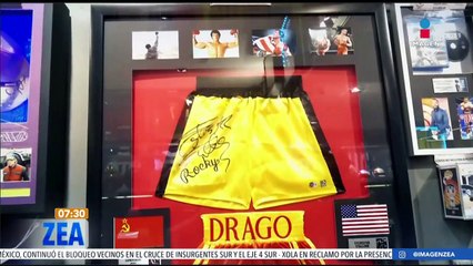 Daniel Riestra colecciona tesoros del deporte; tiene más de 800 objetos firmados