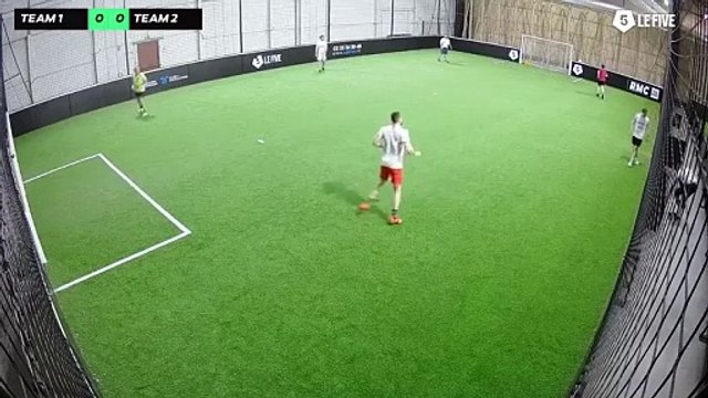 Philippe 12/04 à 19:27 - Football Terrain 6 (LeFive Rouen)