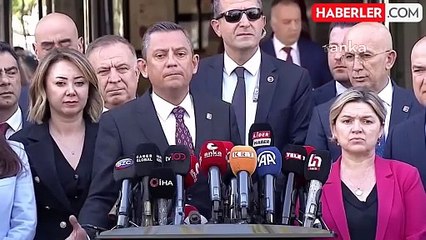 Seçim sonrası 2 ameliyat geçiren Özgür Özel bu kez de saçlarını boyattı